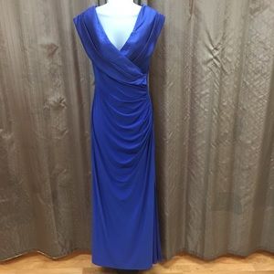 Blue cap sleeve new dress with ruching size 6